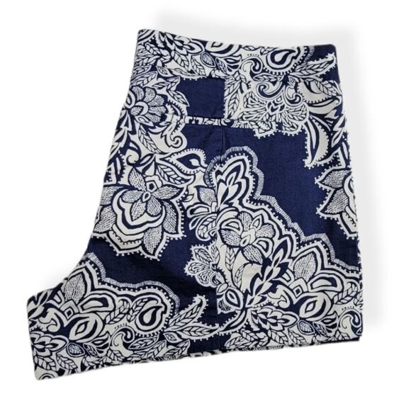 Gap Blue and White Floral Paisley Shorts Size 14 - Picture 2 of 3